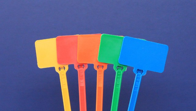 Mid-Size Blank Flag Tie Markers-3"